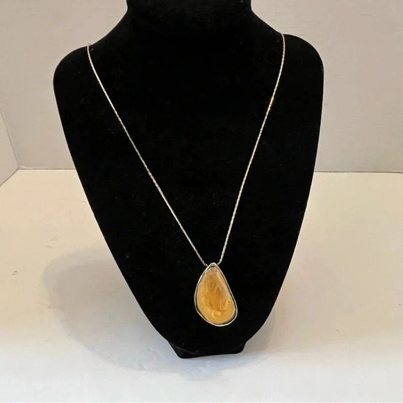 Vintage Park Lane Gold Dipped Large Sea Shell Pendant Necklace 14” Chain - Picture 1 of 8